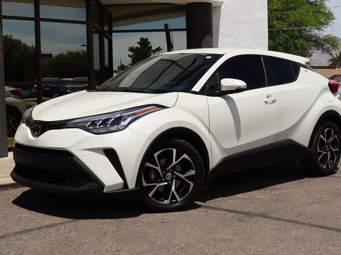 Used 2020 Toyota C-HR XLE FWD image 2
