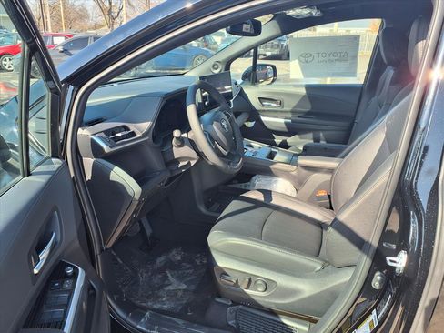 New 2026 Toyota Sienna XLE Woodland Edition image 22