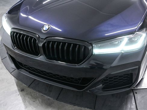 Used 2023 BMW 540i w/ M Sport Package image 11