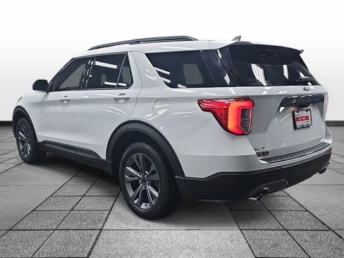 Used 2021 Ford Explorer XLT w/ Equipment Group 202A image 7