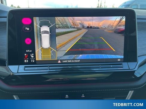 Used 2024 Volkswagen Atlas SEL Premium R-Line image 34