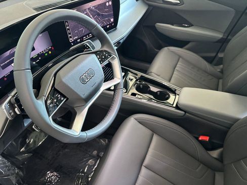 New 2026 Audi Q3 quattro 2.0T AWD/4WD image 9