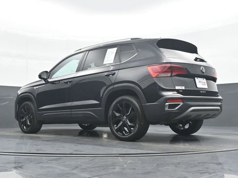 Used 2024 Volkswagen Taos SE image 28