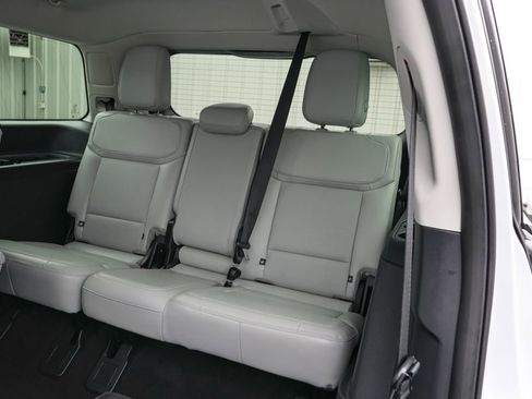 Certified 2025 Ford Expedition Platinum AWD/4WD image 23