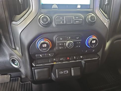 Used 2021 Chevrolet Silverado 1500 LT RWD image 22