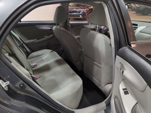 Used 2013 Toyota Corolla LE FWD image 10