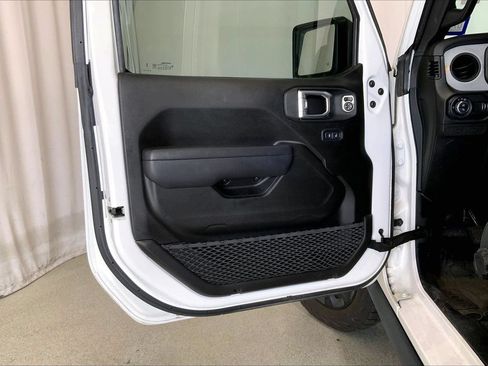 Used 2024 Jeep Gladiator Sport AWD/4WD image 21