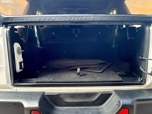 Used 2021 Jeep Wrangler Unlimited Freedom Edition image 29