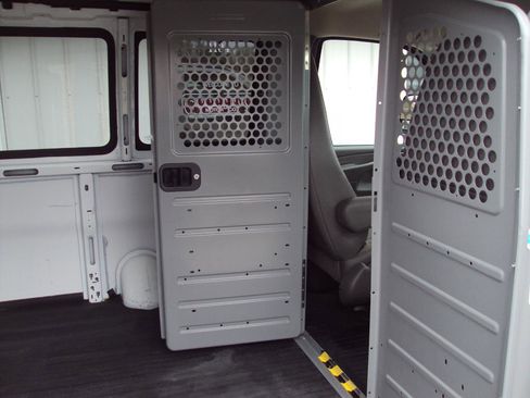 Used 2013 Chevrolet Express 1500 AWD image 10