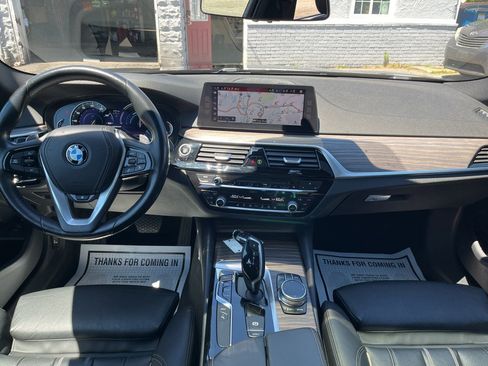 Used 2018 BMW 530e xDrive AWD/4WD image 14