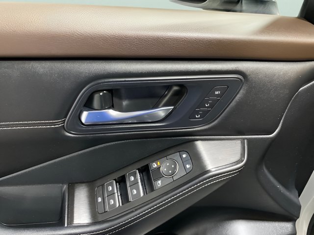 Used 2023 Nissan Rogue SL w/ SL Premium Package AWD/4WD image 10