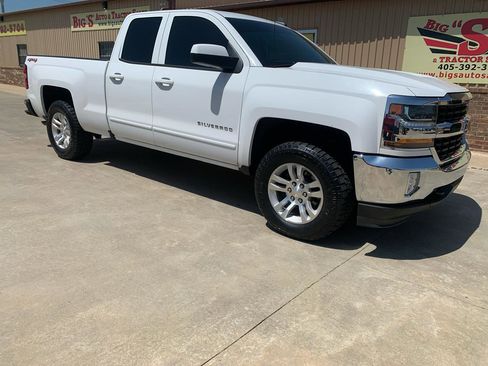 Used 2018 Chevrolet Silverado 1500 LT w/ All Star Edition AWD/4WD image 1
