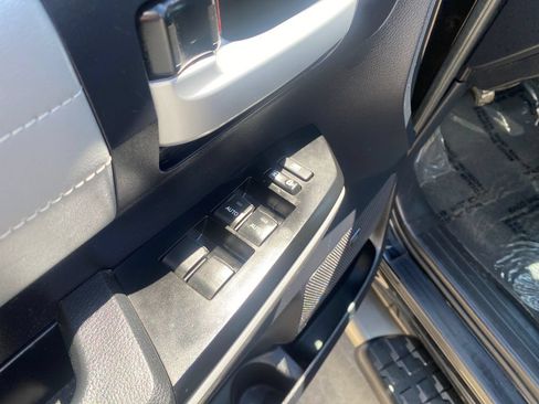 Used 2018 Toyota Tundra Limited w/ Limited Premium Package AWD/4WD image 11