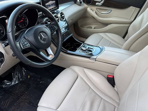 Used 2019 Mercedes-Benz GLC 300 image 10