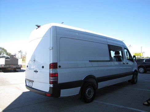 Used 2015 Freightliner Sprinter 2500 image 3