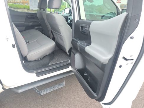 Used 2022 Toyota Tacoma SR AWD/4WD image 8
