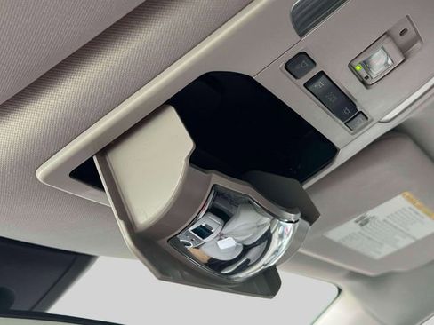 Used 2023 Toyota Highlander LE image 35