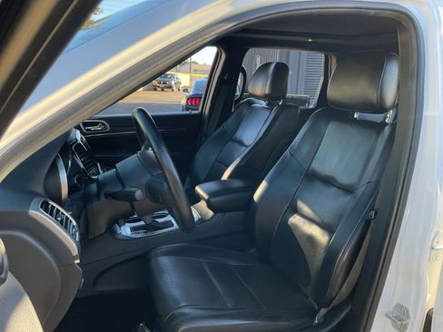 Used 2019 Jeep Grand Cherokee Limited w/ Luxury Group II image 19