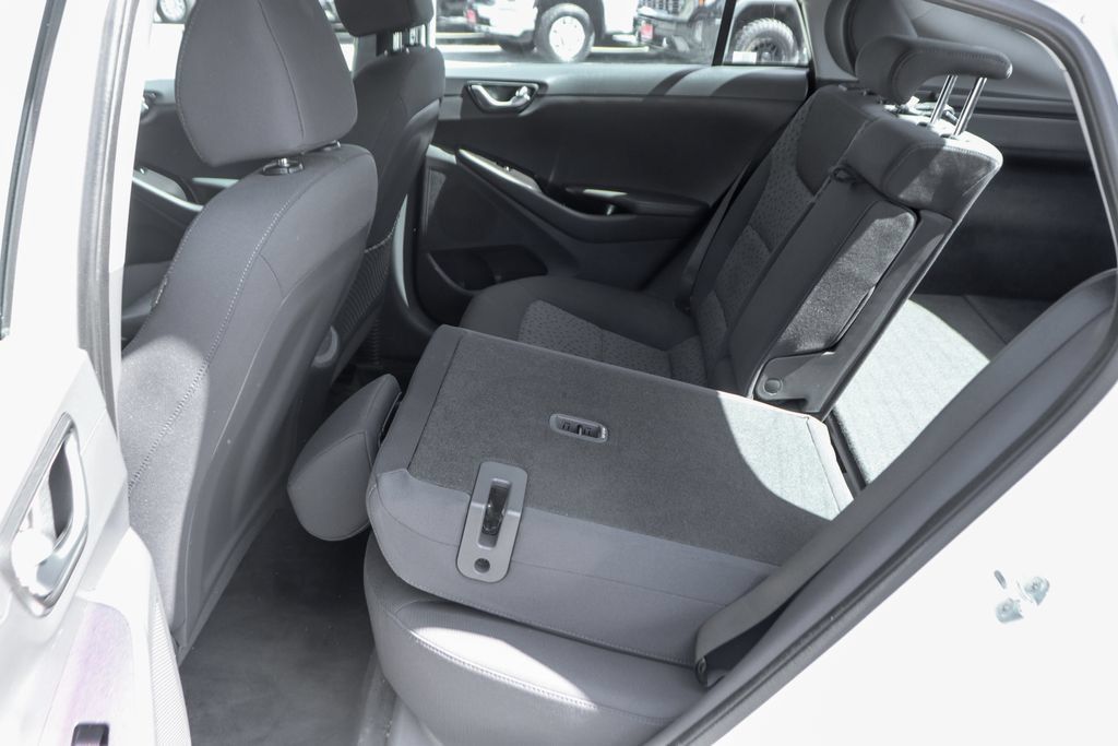 Used 2019 Hyundai Ioniq Electric FWD image 33