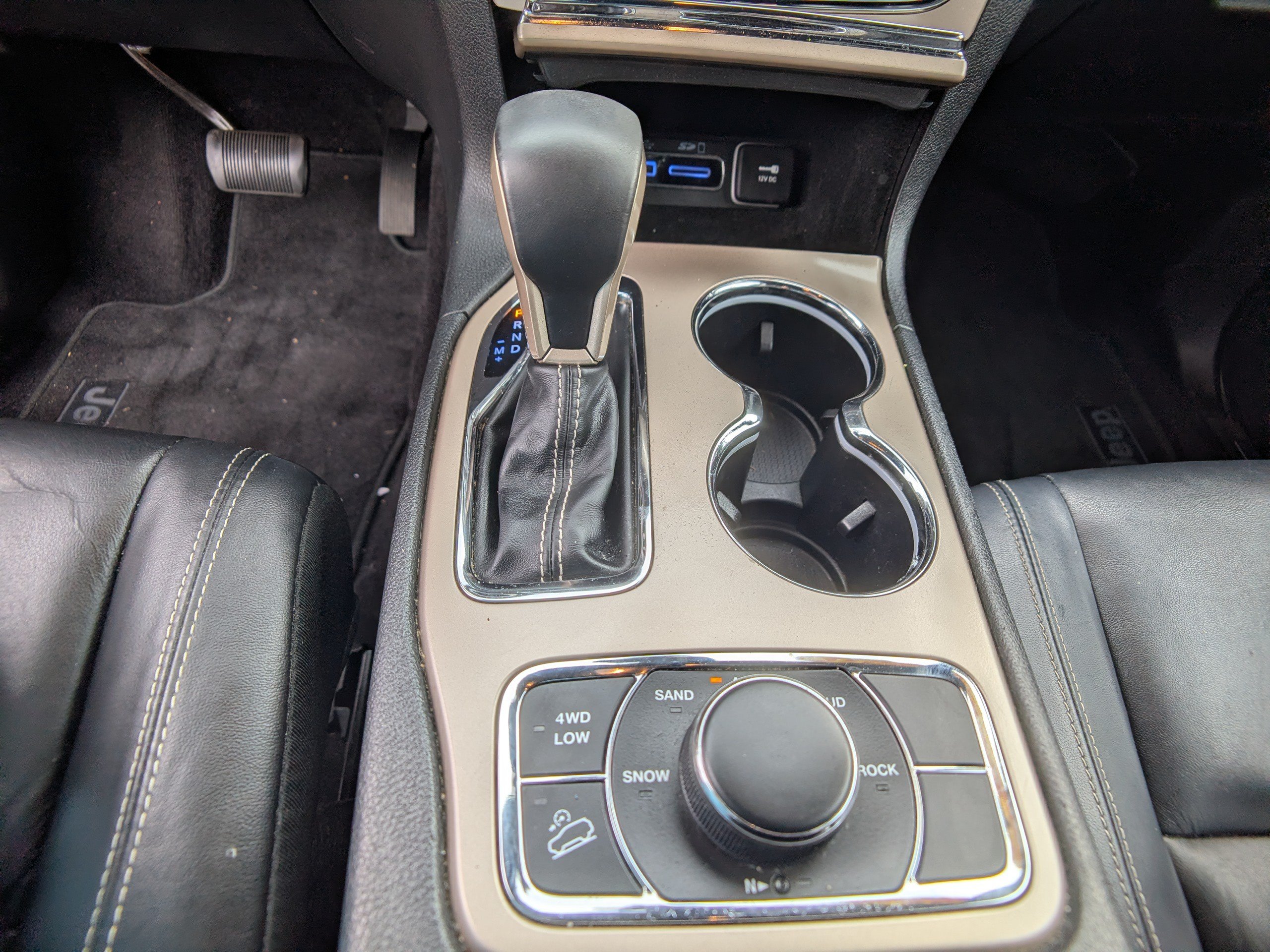Used 2017 Jeep Grand Cherokee Limited AWD/4WD image 23
