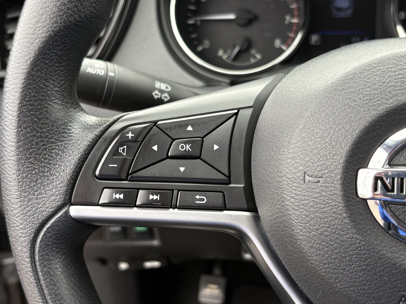 Used 2021 Nissan Rogue Sport S FWD image 37
