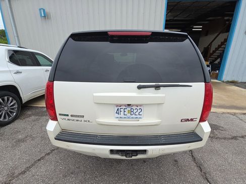 Used 2012 GMC Yukon XL SLT w/ SLT Chrome Package AWD/4WD image 5
