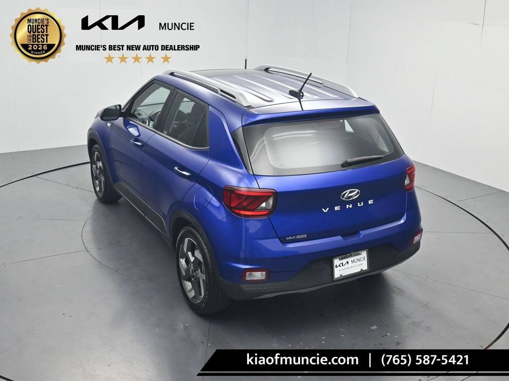 Used 2024 Hyundai Venue SEL FWD image 47