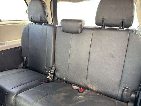 Used 2016 Toyota Sienna SE FWD image 16
