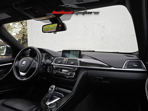 Used 2017 BMW 330i xDrive Sedan image 19
