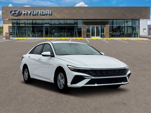 New 2026 Hyundai Elantra SE FWD image 11