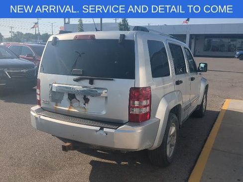 Used 2009 Jeep Liberty Limited w/ Premium Group AWD/4WD image 5