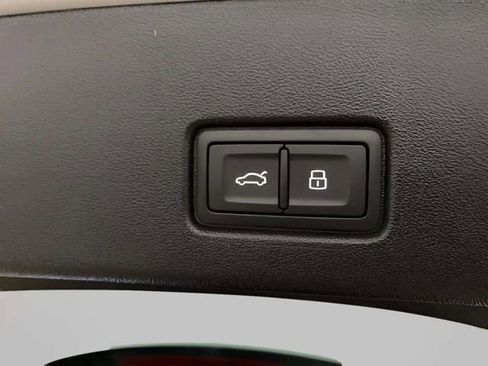 Used 2024 Audi Q4 e-tron Premium Plus w/ Premium Plus image 18