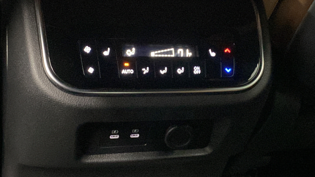 Used 2025 Nissan Armada Platinum Reserve AWD/4WD image 40