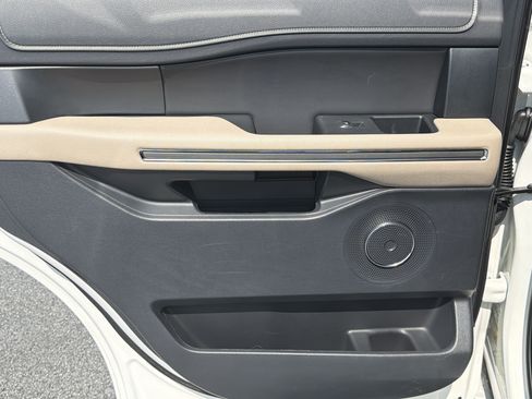 Used 2022 Ford Expedition XLT AWD/4WD image 27