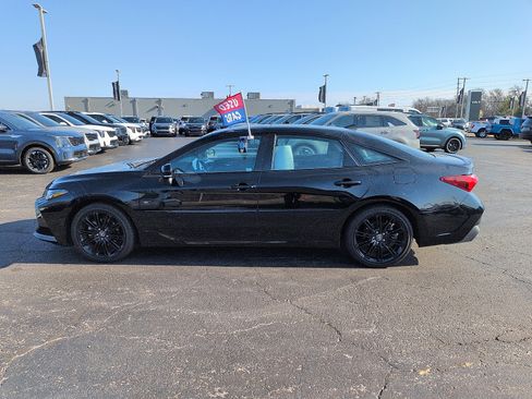 Used 2022 Toyota Avalon XSE image 4