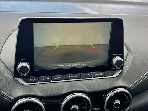 Used 2025 Nissan Sentra SV FWD image 10