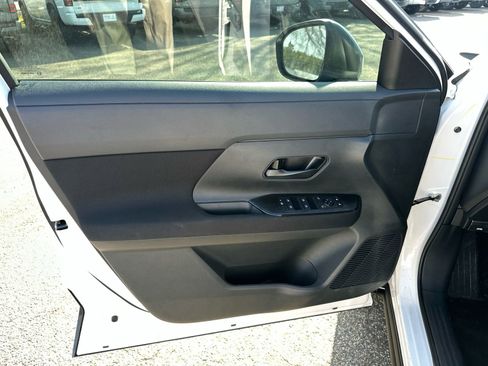 New 2026 Nissan Kicks S image 10