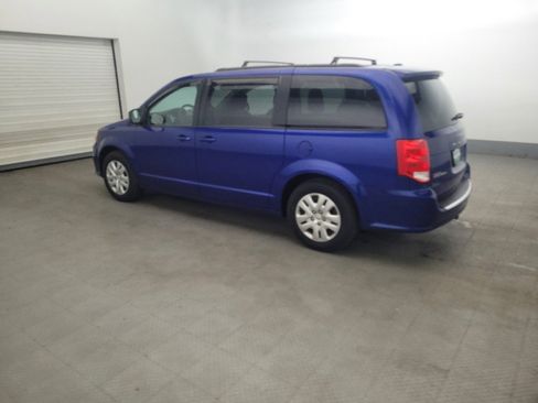 Used 2018 Dodge Grand Caravan SE w/ UConnect Hands-Free Group FWD image 3