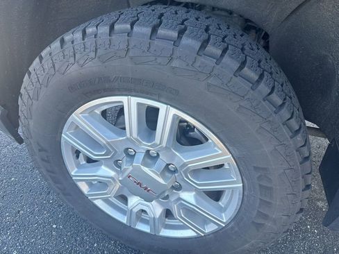 Used 2022 GMC Sierra 2500 SLE w/ SLE Value Package; image 20