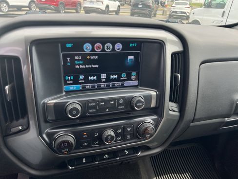 Used 2018 Chevrolet Silverado 1500 LT w/ All Star Edition AWD/4WD image 24