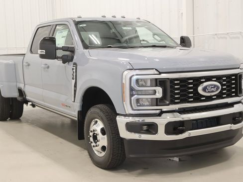 New 2025 Ford F350 Lariat w/ Lariat Ultimate Package image 39