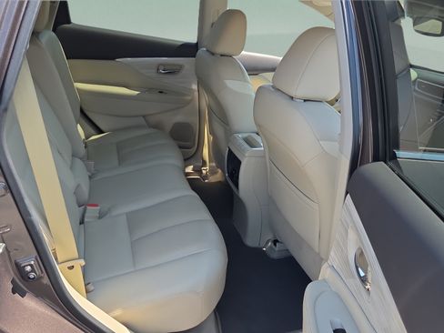 Used 2015 Nissan Murano Platinum w/ Platinum Technology Package FWD image 14