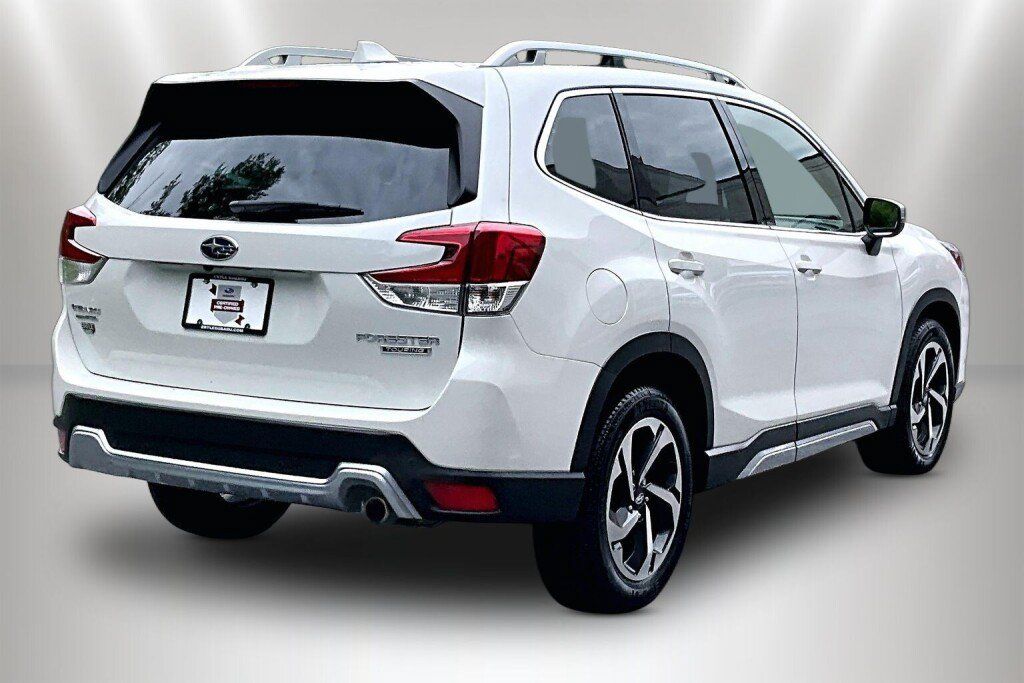 Used 2023 Subaru Forester Touring AWD/4WD image 5