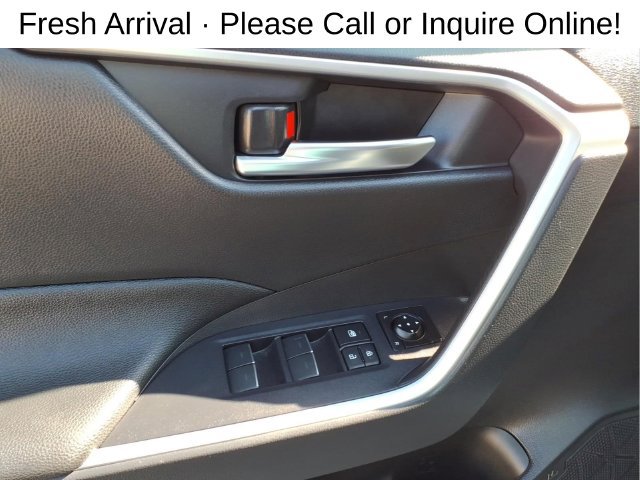 Used 2025 Toyota RAV4 XLE AWD/4WD image 11