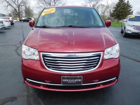 Used 2016 Chrysler Town & Country Touring w/ Driver Convenience Group image 7