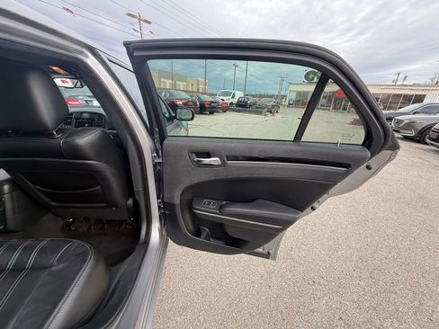 Used 2018 Chrysler 300 S image 14