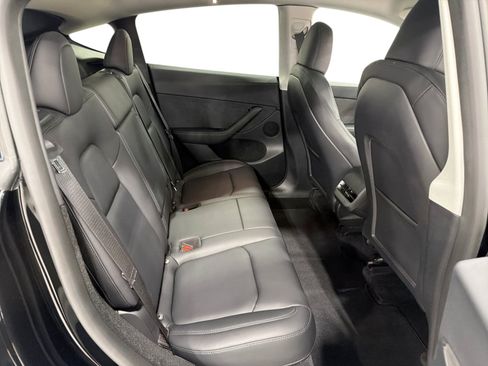 Certified 2023 Tesla Model Y Long Range AWD/4WD image 11