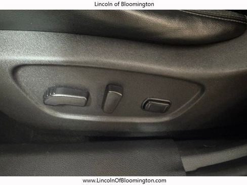 Used 2018 Nissan Rogue SL w/ Premium Package AWD/4WD image 41
