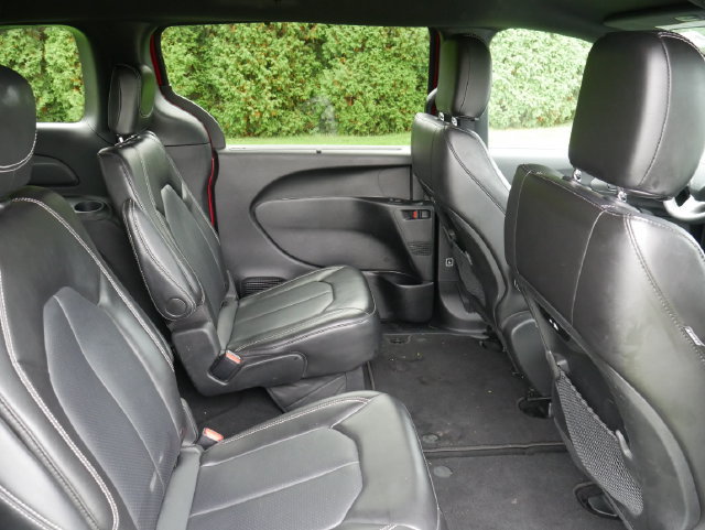 Used 2025 Chrysler Pacifica Select FWD image 25