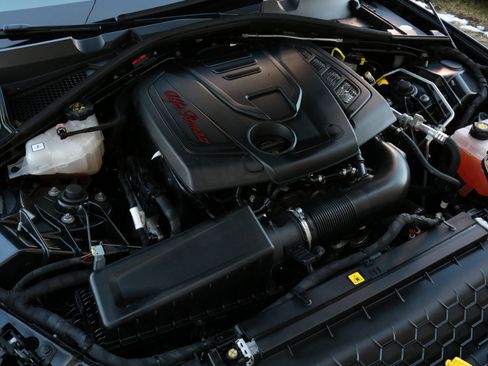 Used 2021 Alfa Romeo Giulia Ti w/ Nero Edizione image 53